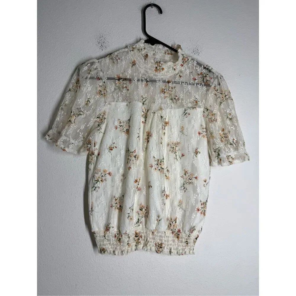 Eyeshadow Bohemian Women’s Floral Print Cream Blouse/Crop Top Size M